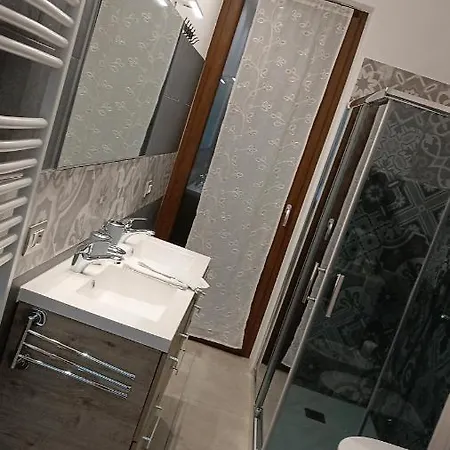 Vittoria Di *